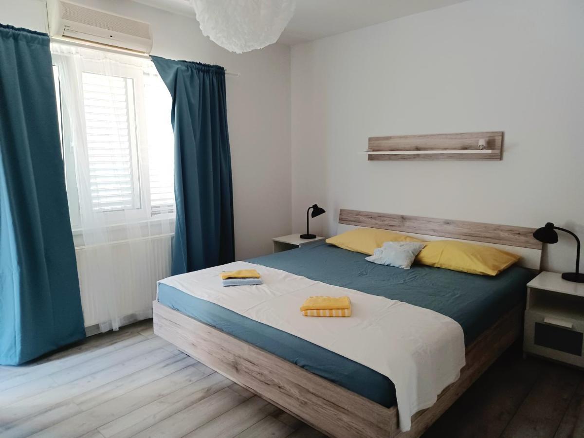 Apartmani Ramesa Murter Bagian luar foto